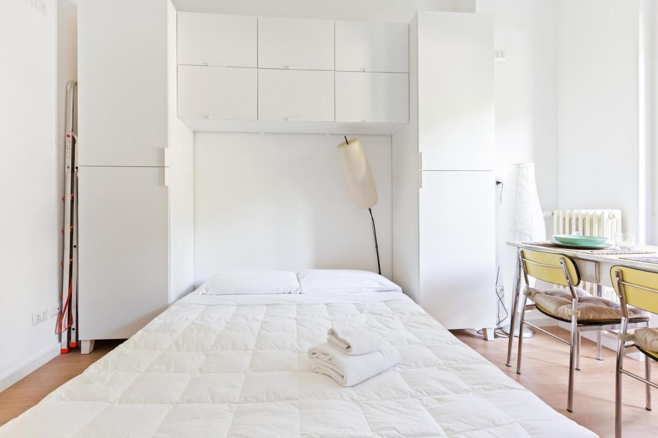 Milano Famagosta Cosy Studio Milão Exterior foto